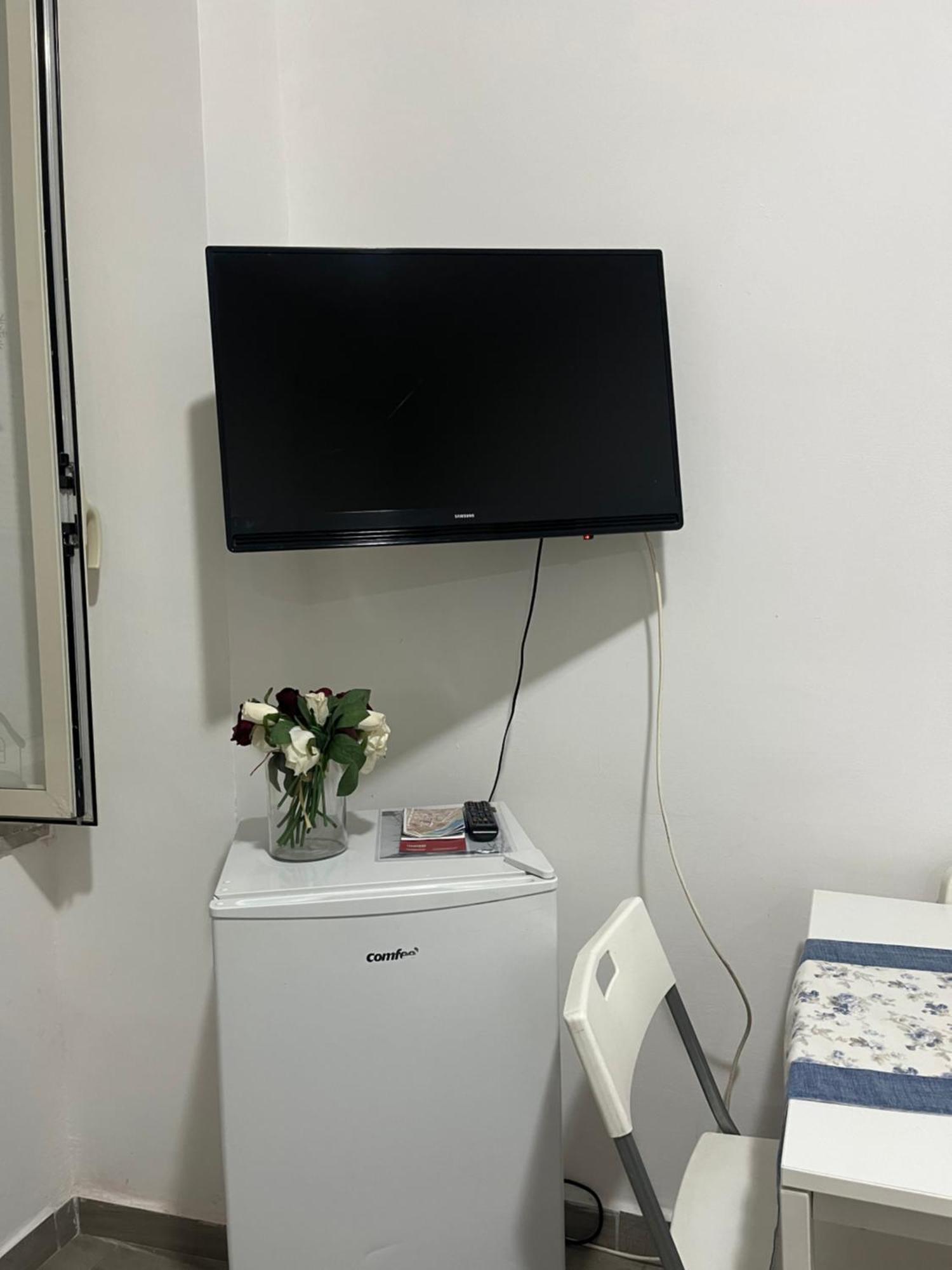 Bouganville Napoli Bagian luar foto