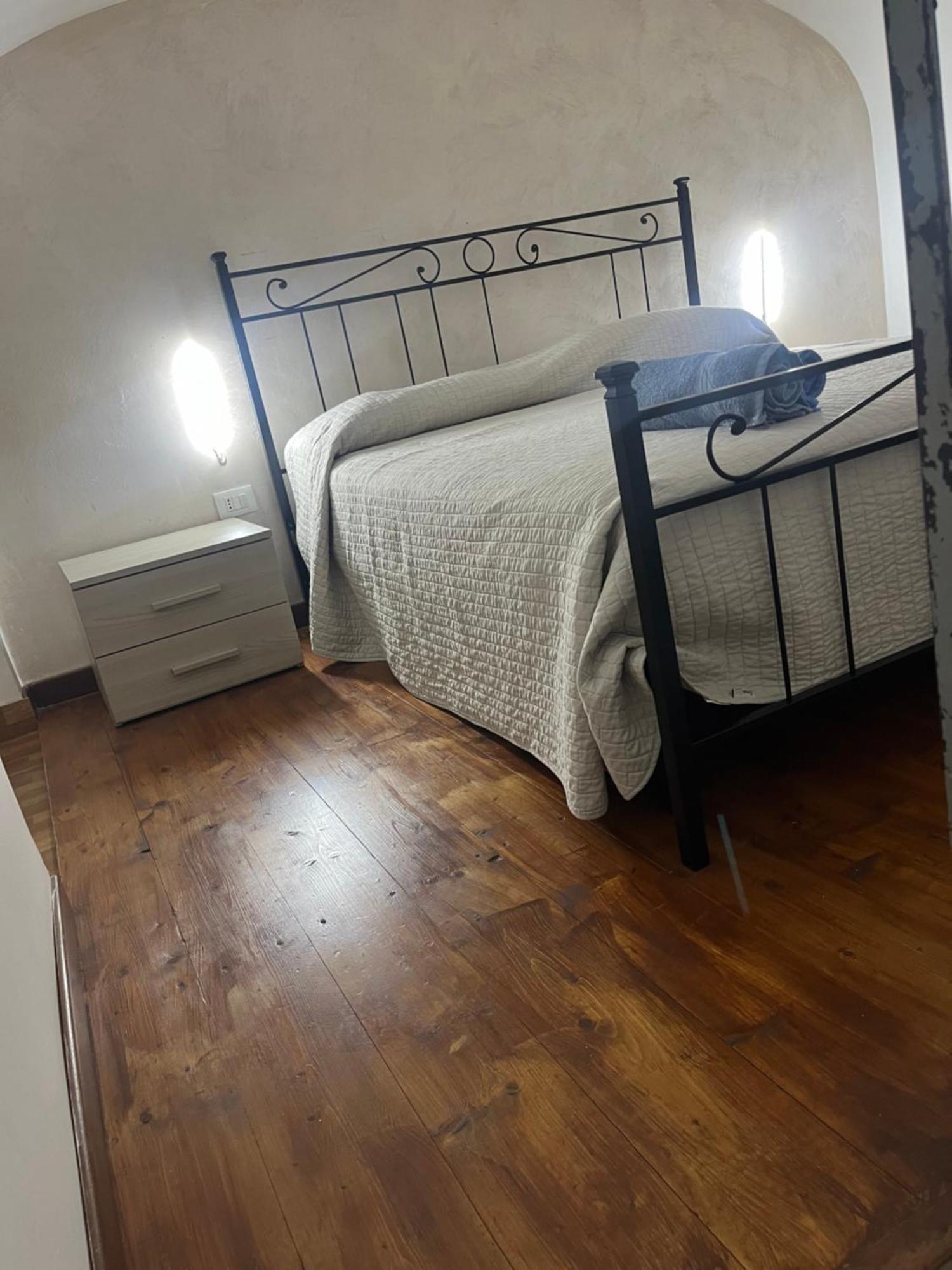 Bouganville Napoli Bagian luar foto