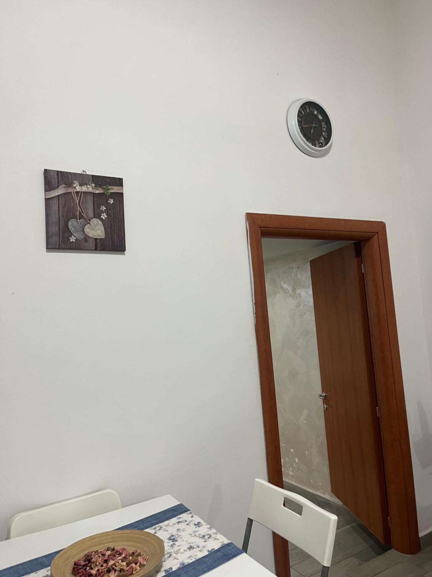 Bouganville Napoli Bagian luar foto