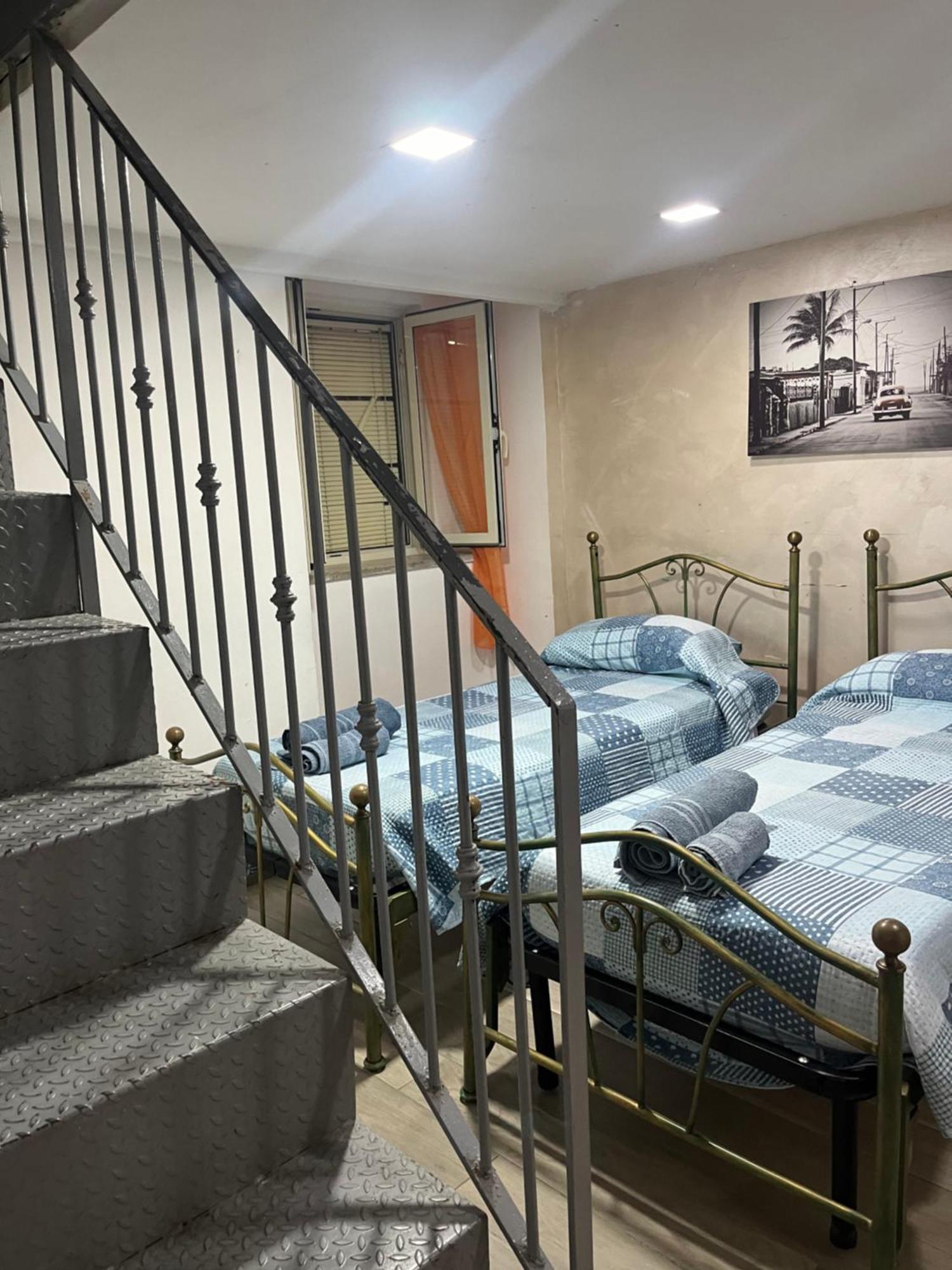 Bouganville Napoli Bagian luar foto