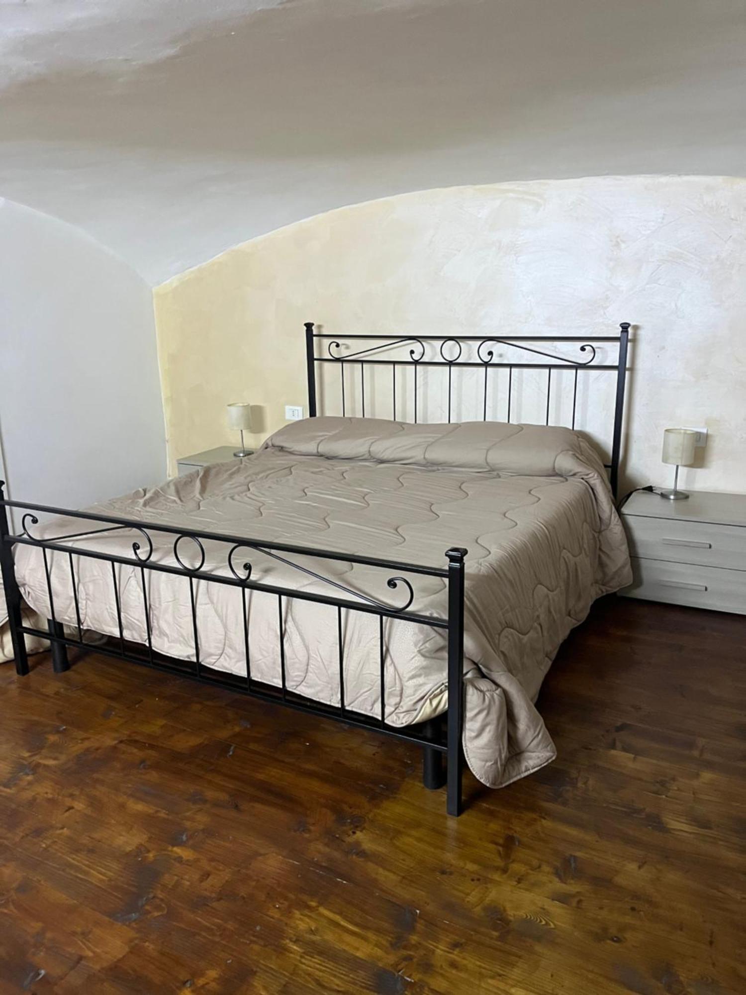 Bouganville Napoli Bagian luar foto