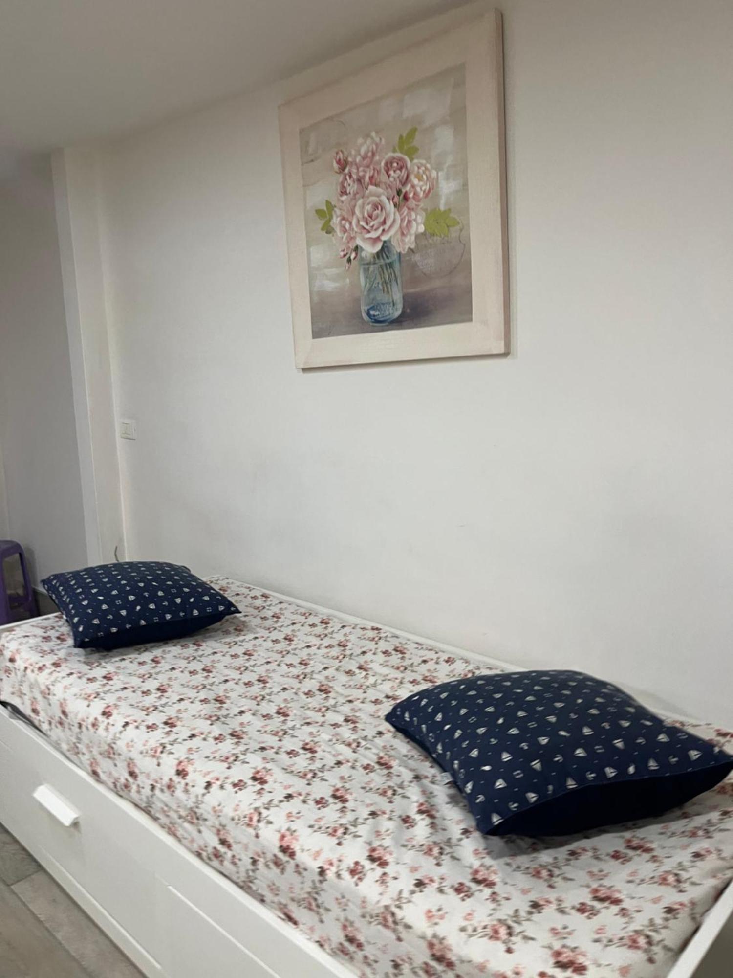 Bouganville Napoli Bagian luar foto