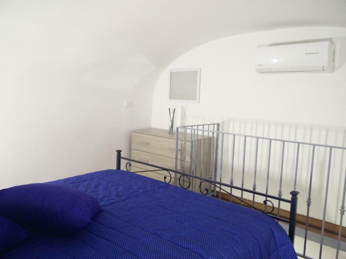 Bouganville Napoli Bagian luar foto