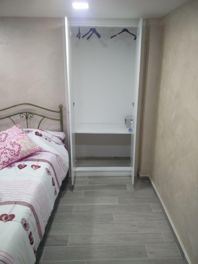 Bouganville Napoli Bagian luar foto